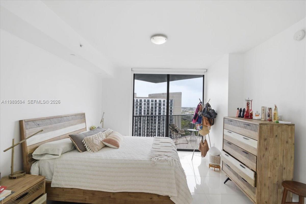 5300 Paseo Blvd #1803 Doral, FL 33166