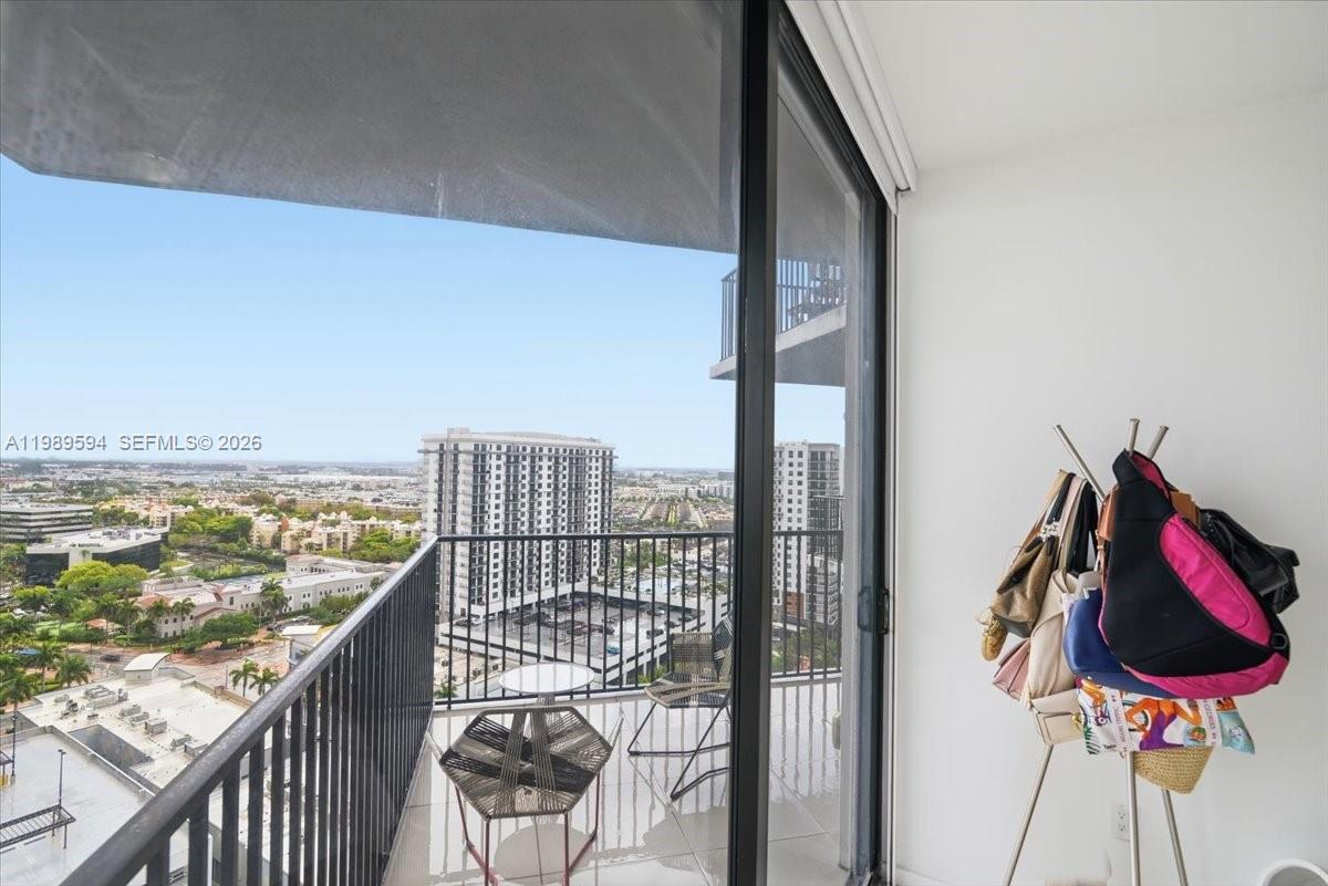 5300 Paseo Blvd #1803 Doral, FL 33166