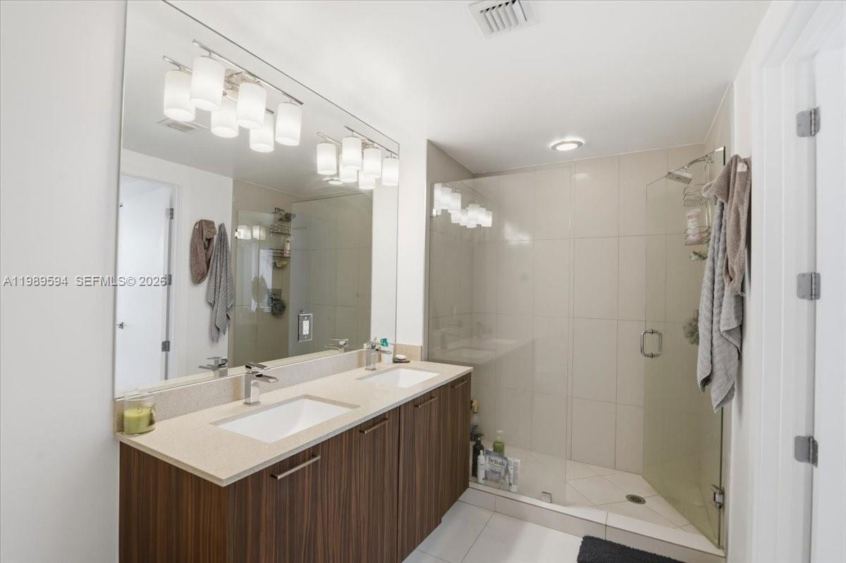 5300 Paseo Blvd #1803 Doral, FL 33166