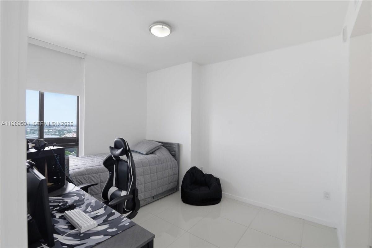 5300 Paseo Blvd #1803 Doral, FL 33166