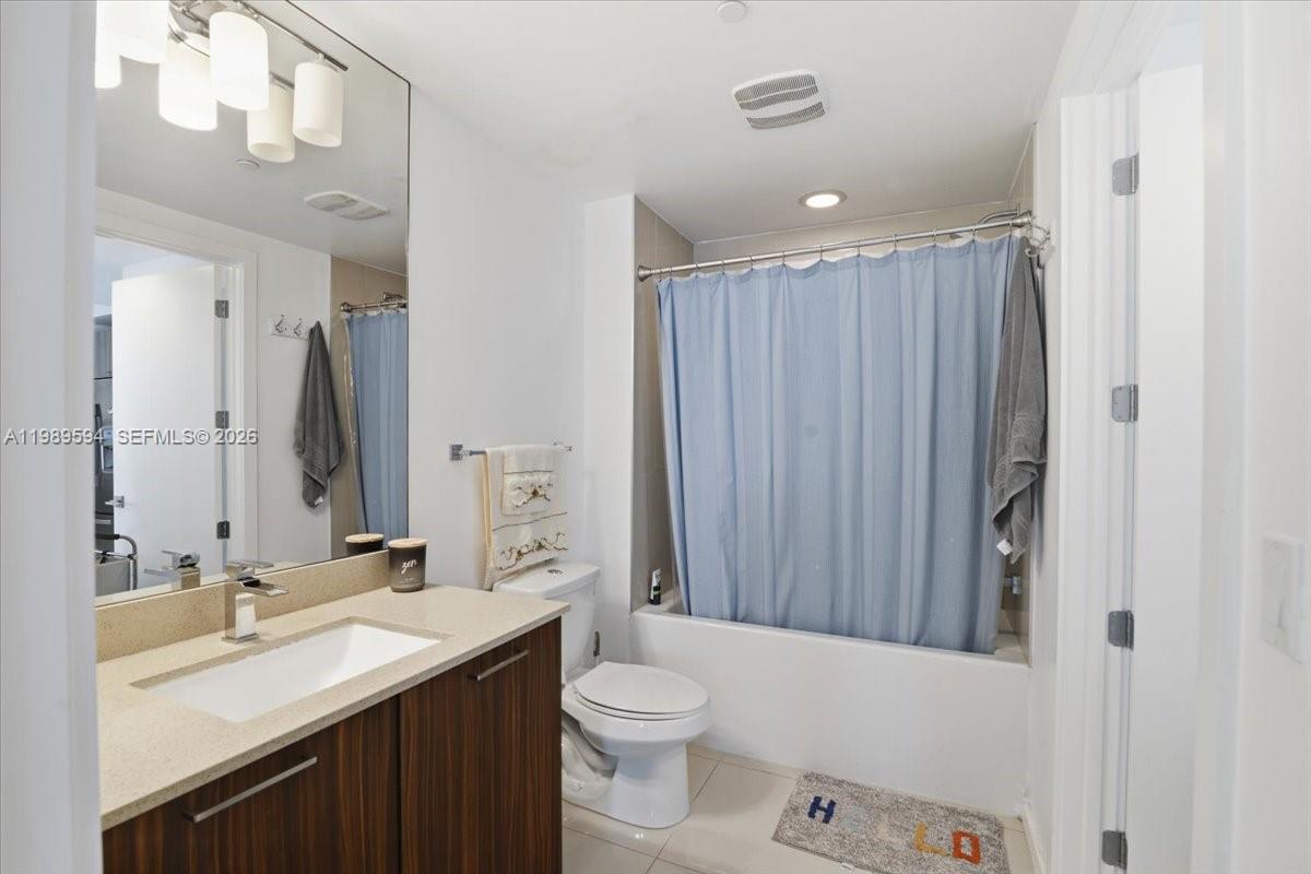 5300 Paseo Blvd #1803 Doral, FL 33166