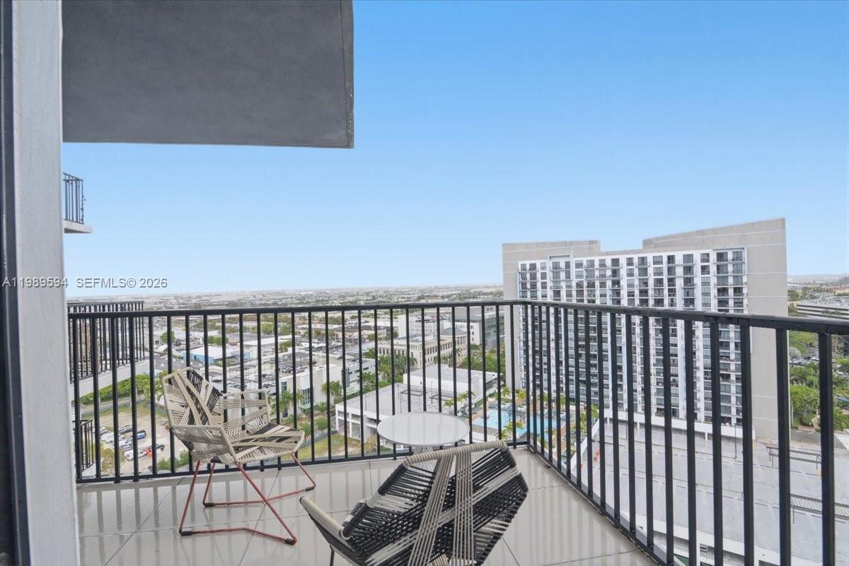 5300 Paseo Blvd #1803 Doral, FL 33166