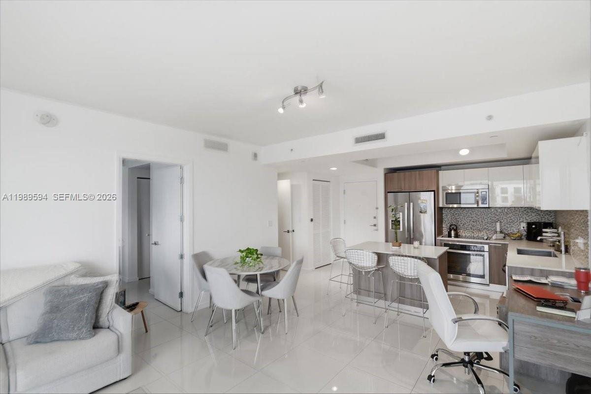 5300 Paseo Blvd #1803 Doral, FL 33166