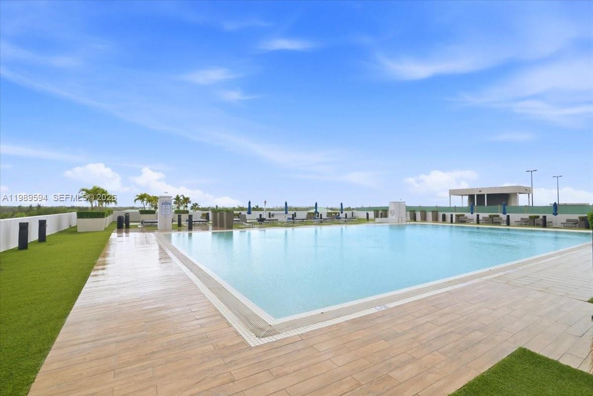 5300 Paseo Blvd #1803 Doral, FL 33166