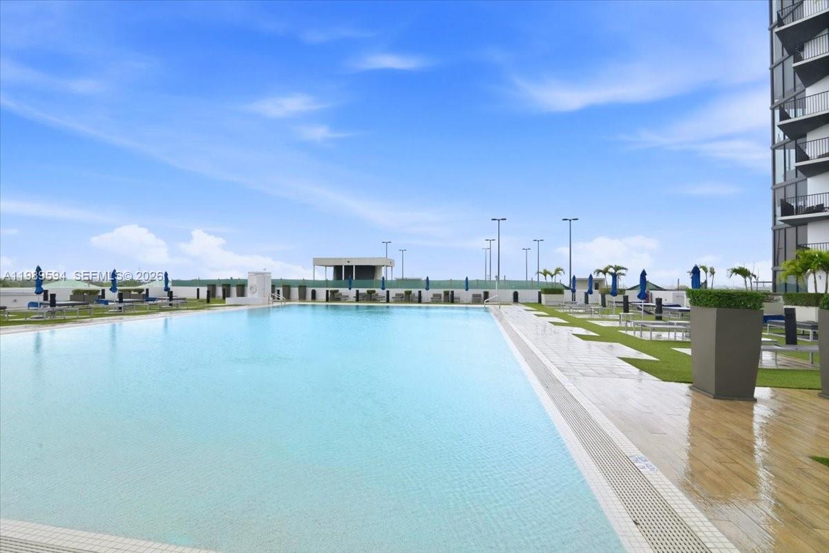 5300 Paseo Blvd #1803 Doral, FL 33166