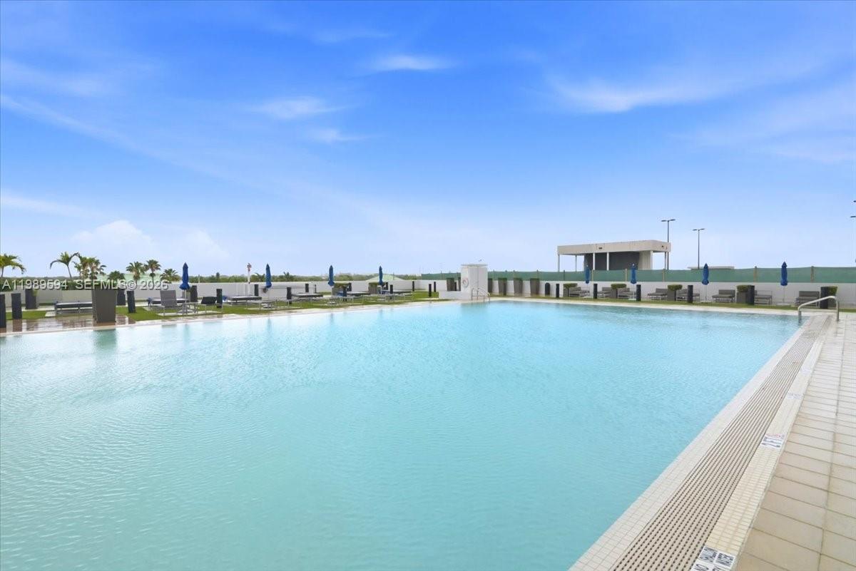 5300 Paseo Blvd #1803 Doral, FL 33166