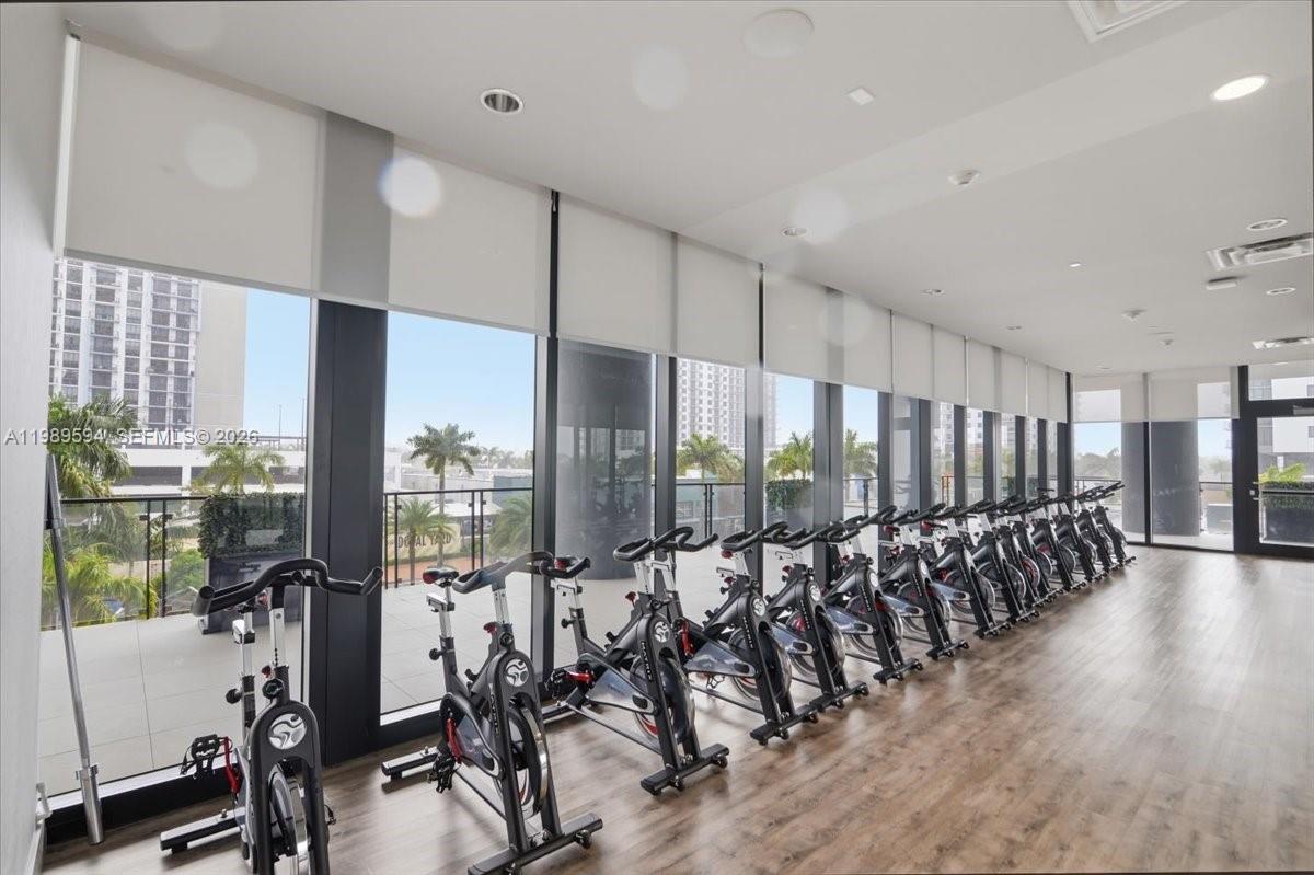 5300 Paseo Blvd #1803 Doral, FL 33166