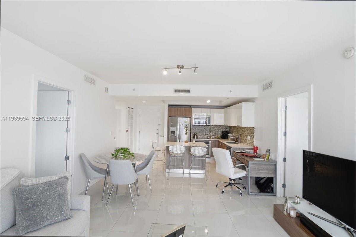 5300 Paseo Blvd #1803 Doral, FL 33166