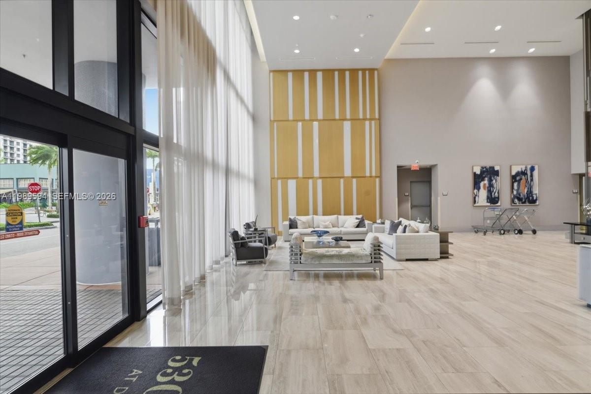 5300 Paseo Blvd #1803 Doral, FL 33166