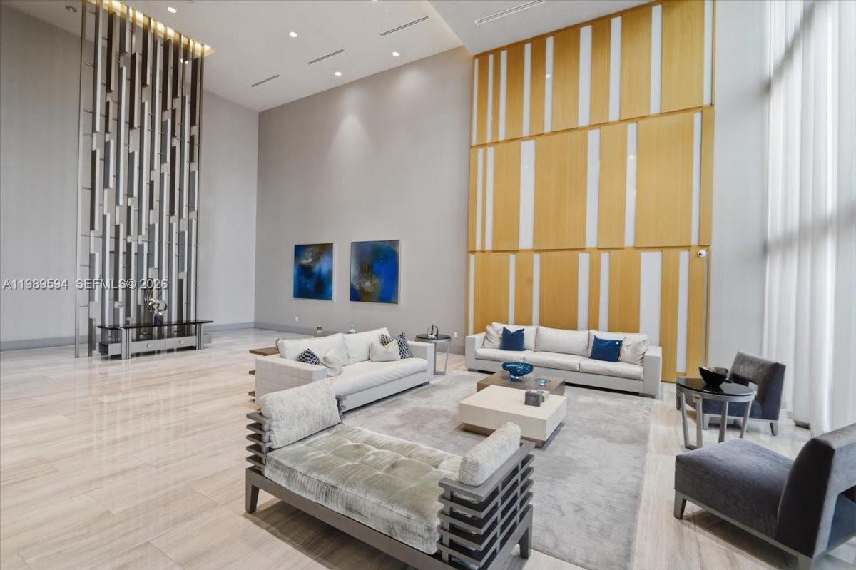 5300 Paseo Blvd #1803 Doral, FL 33166