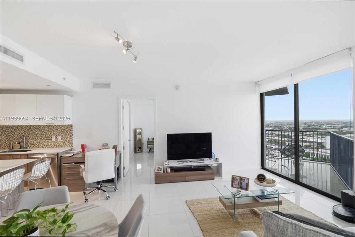 5300 Paseo Blvd #1803 Doral, FL 33166