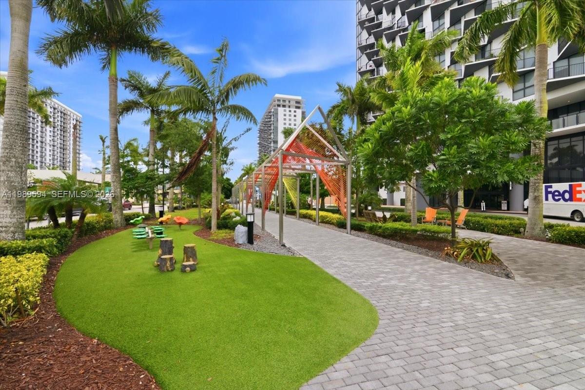 5300 Paseo Blvd #1803 Doral, FL 33166