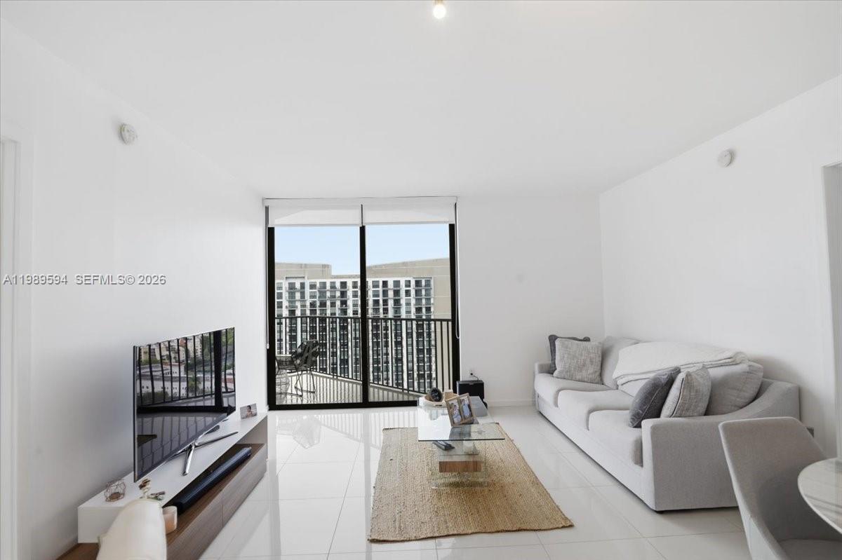 5300 Paseo Blvd #1803 Doral, FL 33166