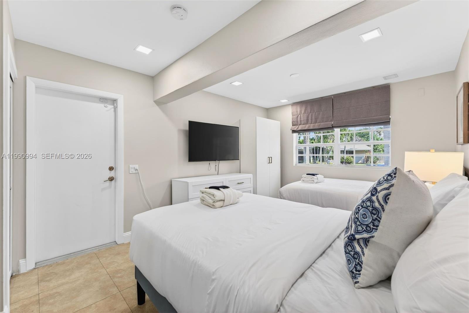 1661 Bel Air Ave Lauderdale By The Sea, FL 33062