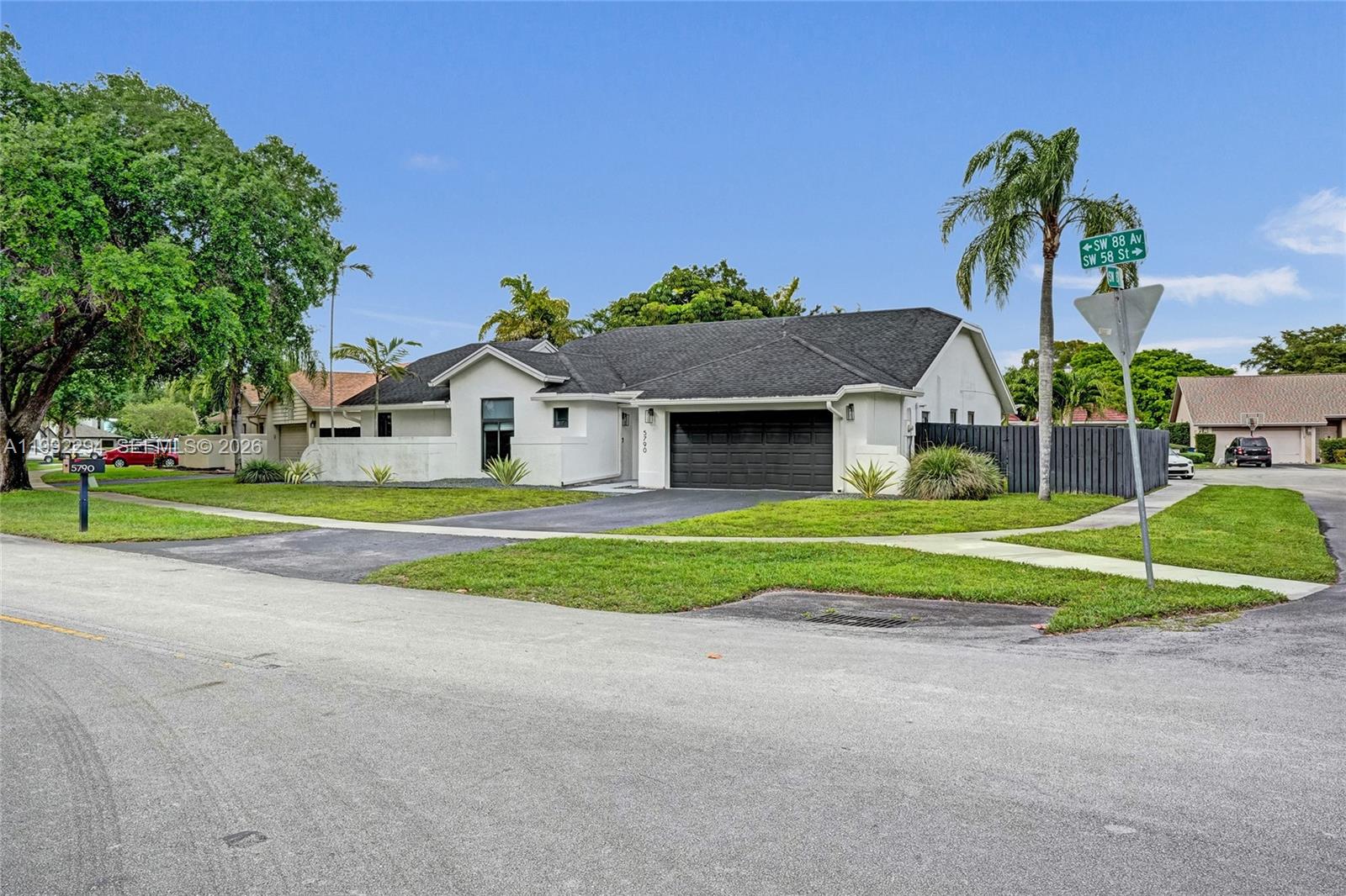 5790 SW 88th Ave Cooper City, FL 33328