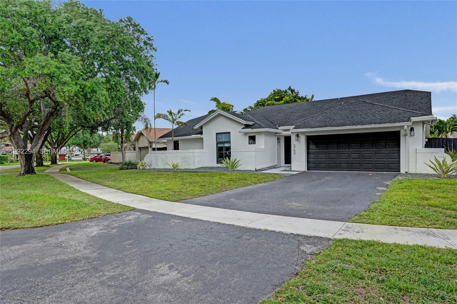5790 SW 88th Ave Cooper City, FL 33328