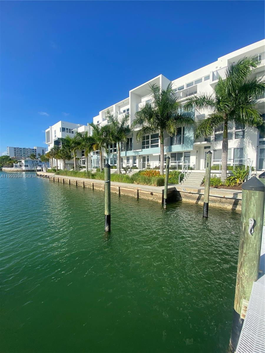 41 N Shore Dr Miami Beach, FL 33141