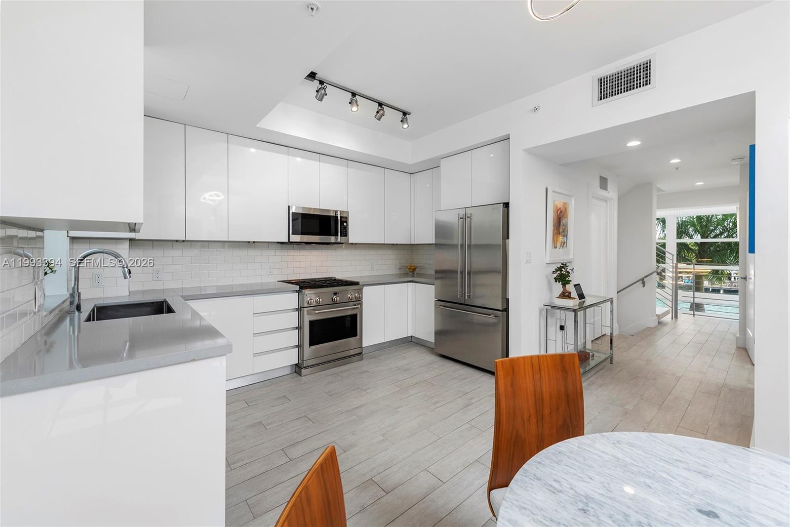 41 N Shore Dr Miami Beach, FL 33141