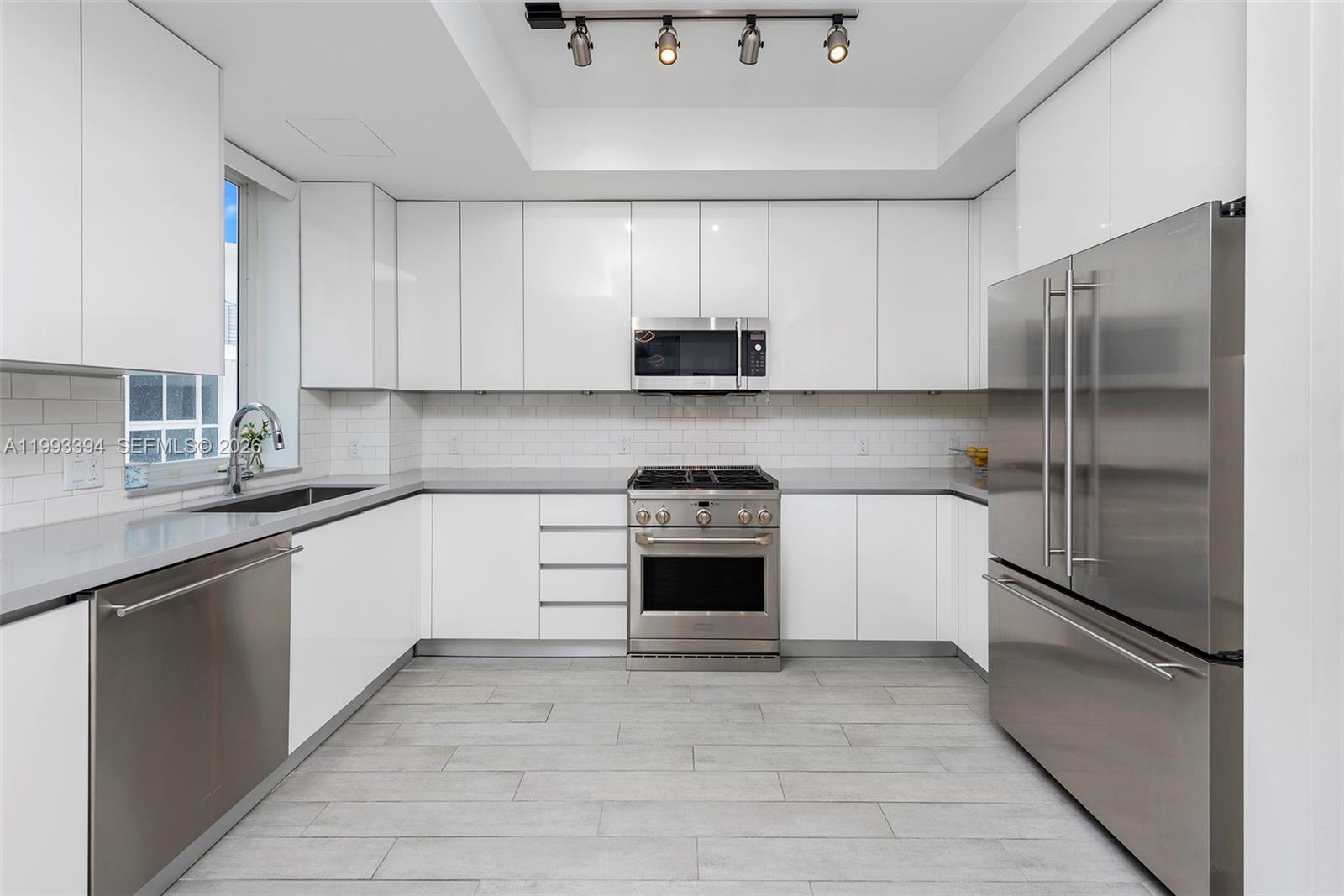 41 N Shore Dr Miami Beach, FL 33141