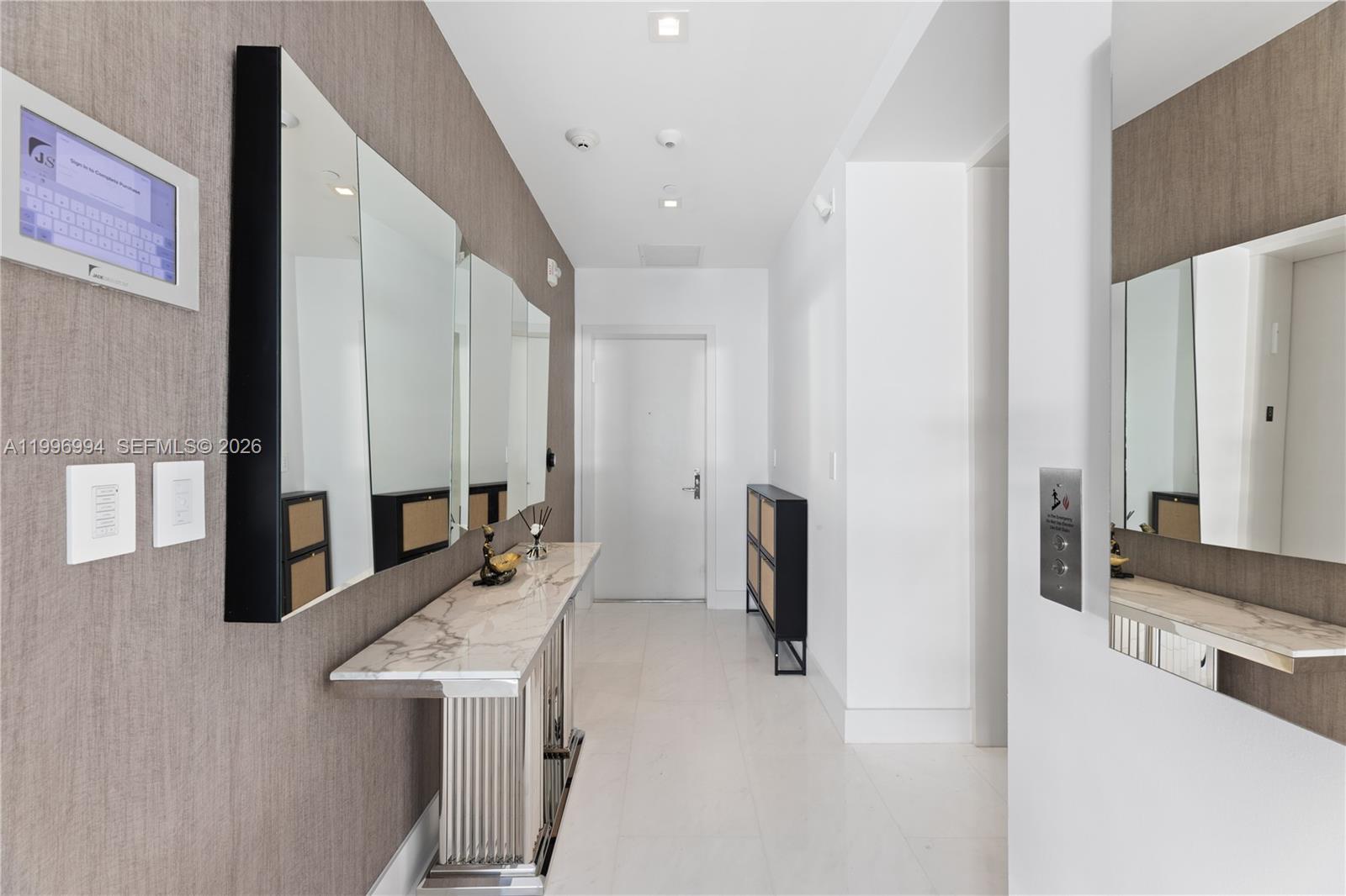 image Jade Signature14