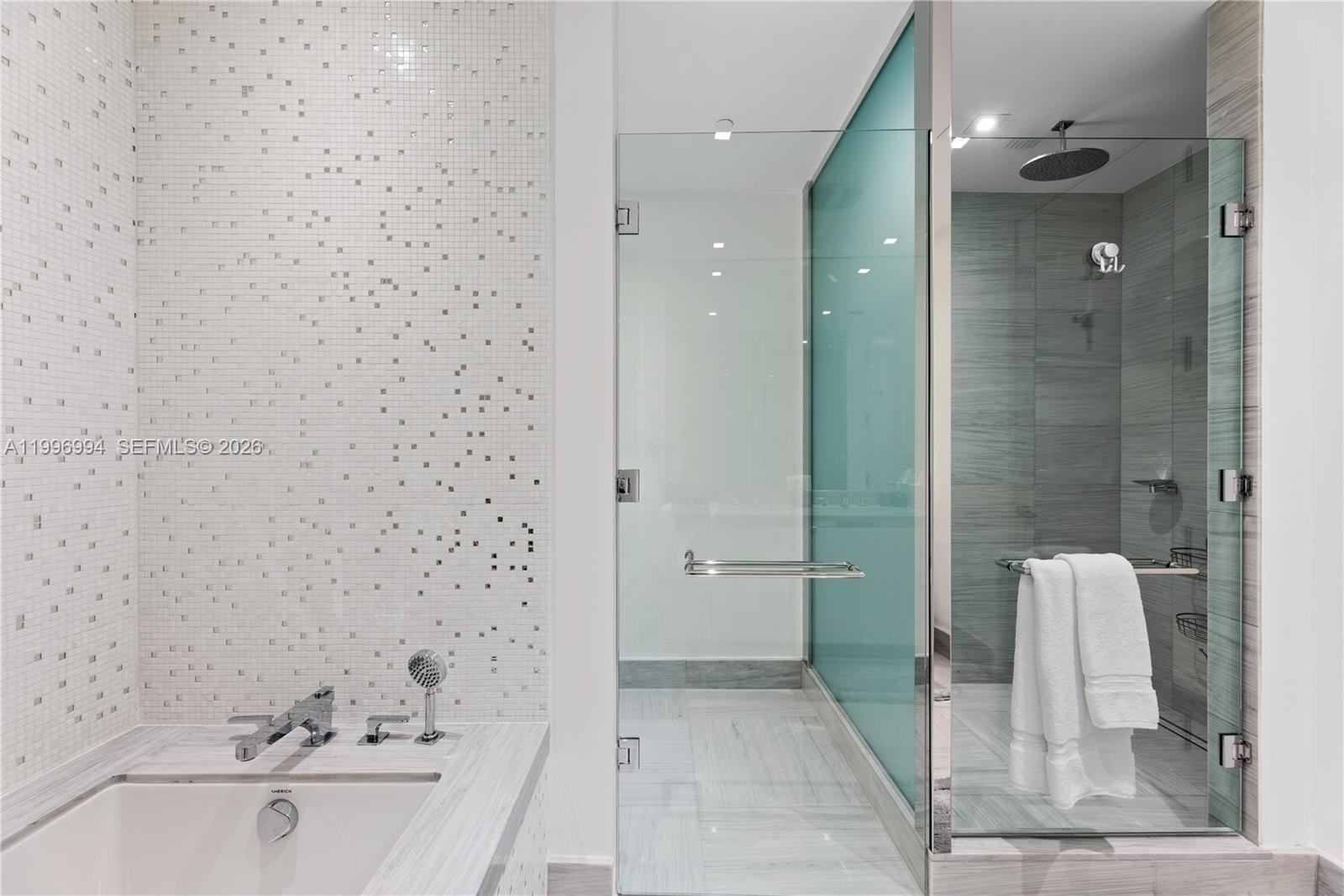 image Jade Signature20