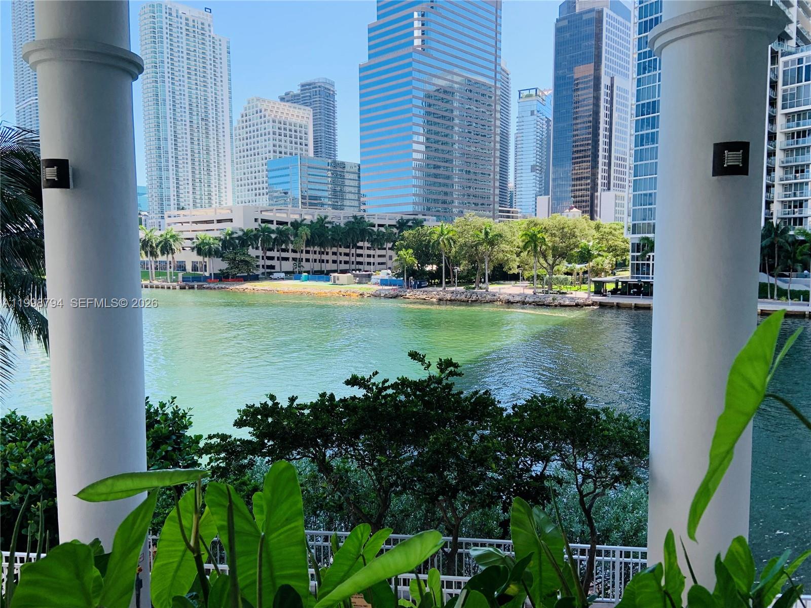 image Courts Brickell Key32
