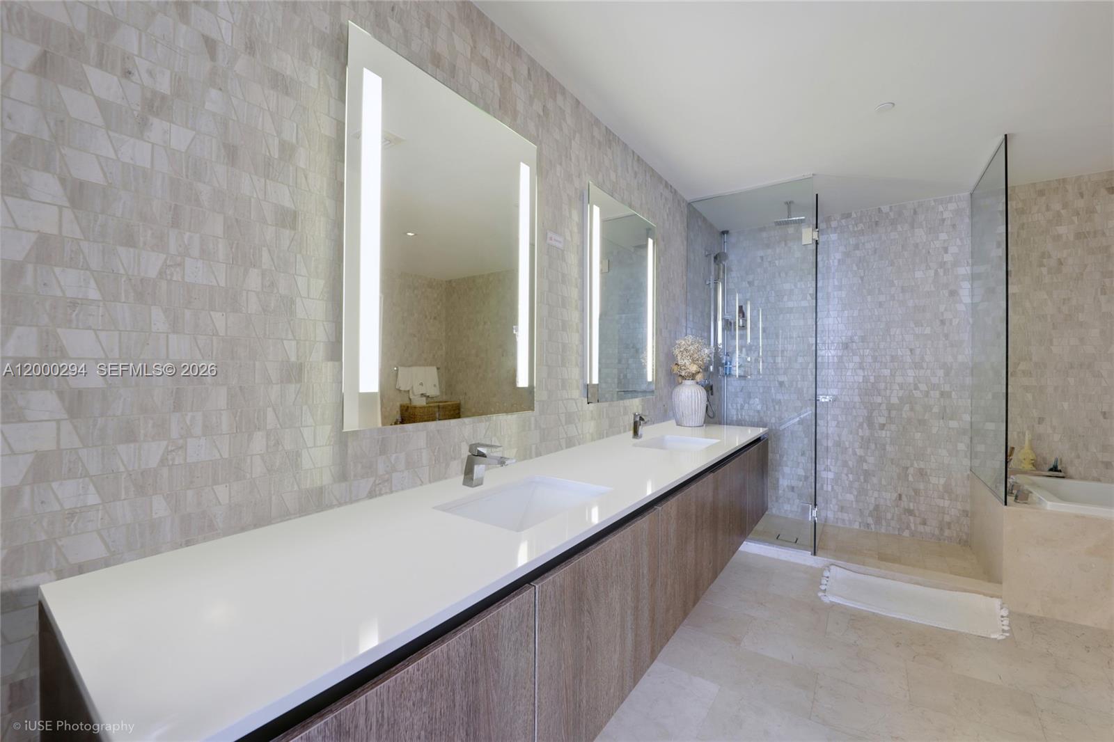 88 SW 7th St #2602 Miami, FL 33130