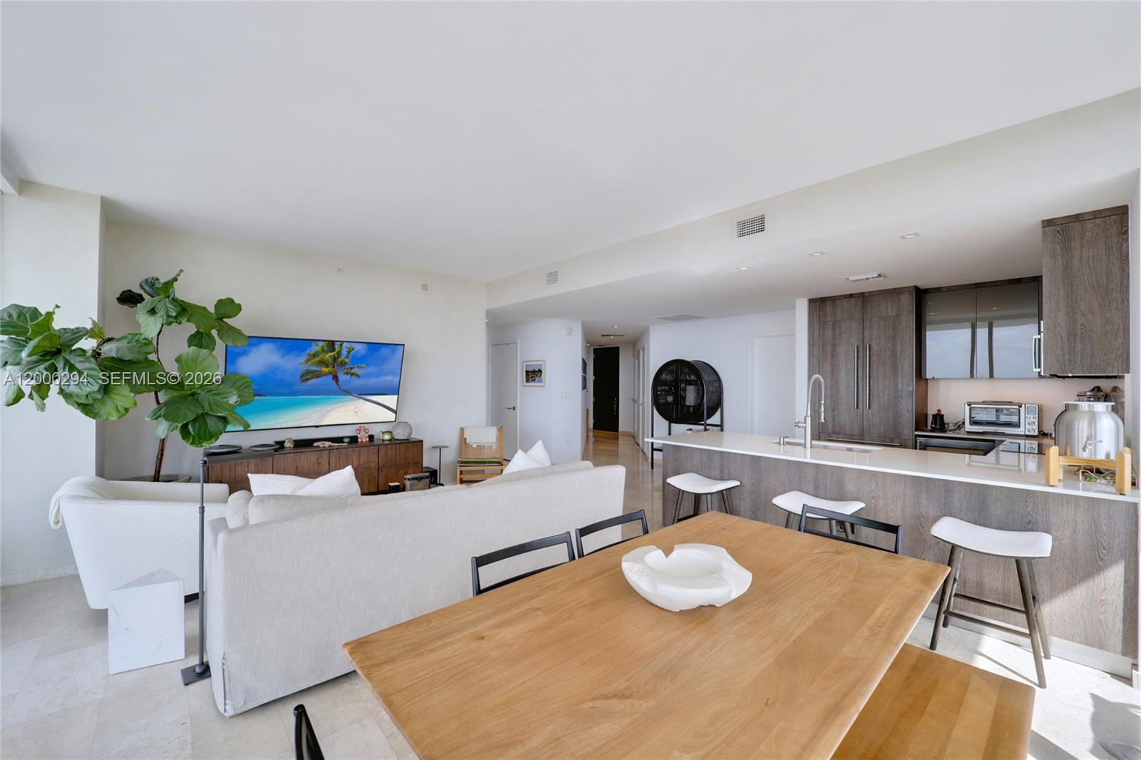 88 SW 7th St #2602 Miami, FL 33130