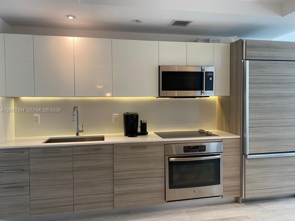 121 NE 34th St #1703 Miami, FL 33137