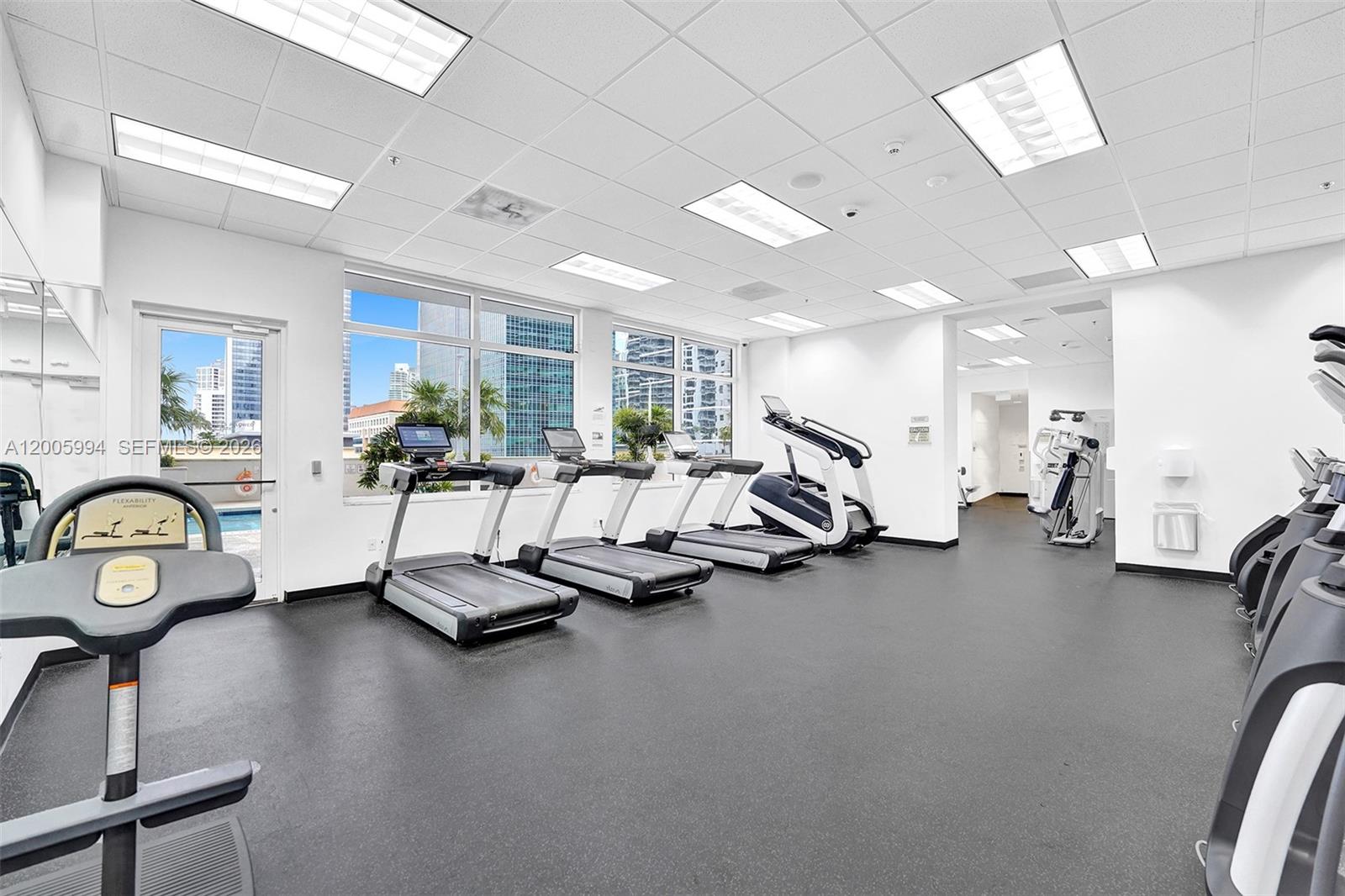 image The Club at Brickell Bay9