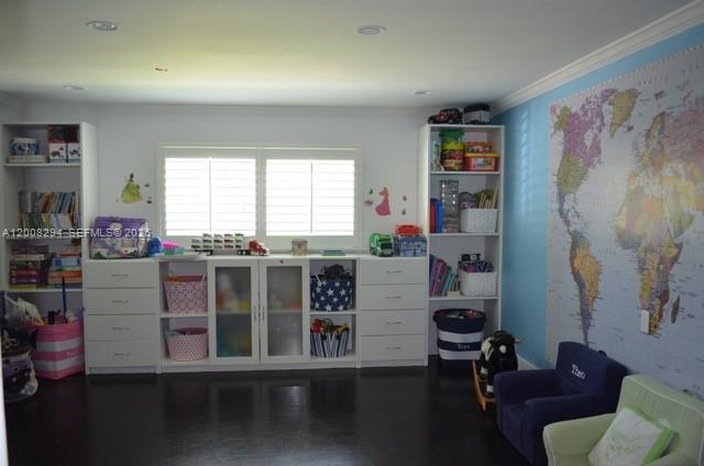 173 S Shore Dr S Miami, FL 33133