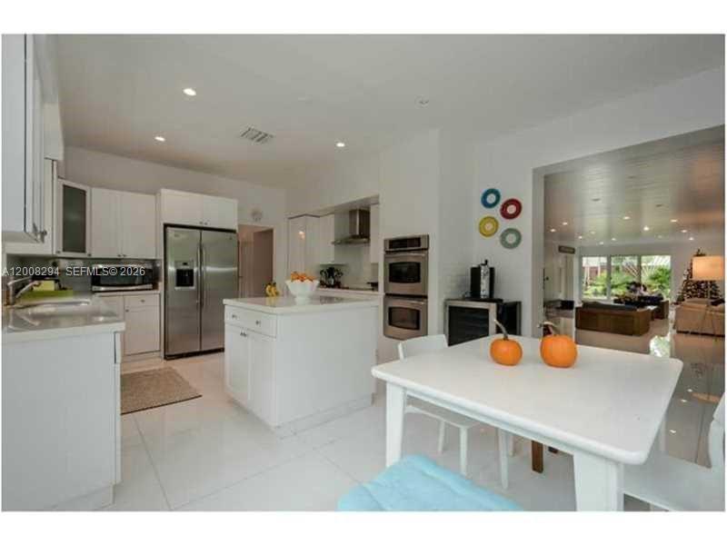173 S Shore Dr S Miami, FL 33133