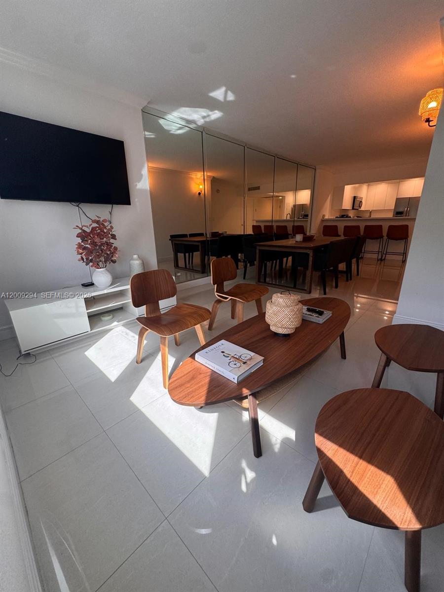 2301 Collins Ave #427 Miami Beach, FL 33139