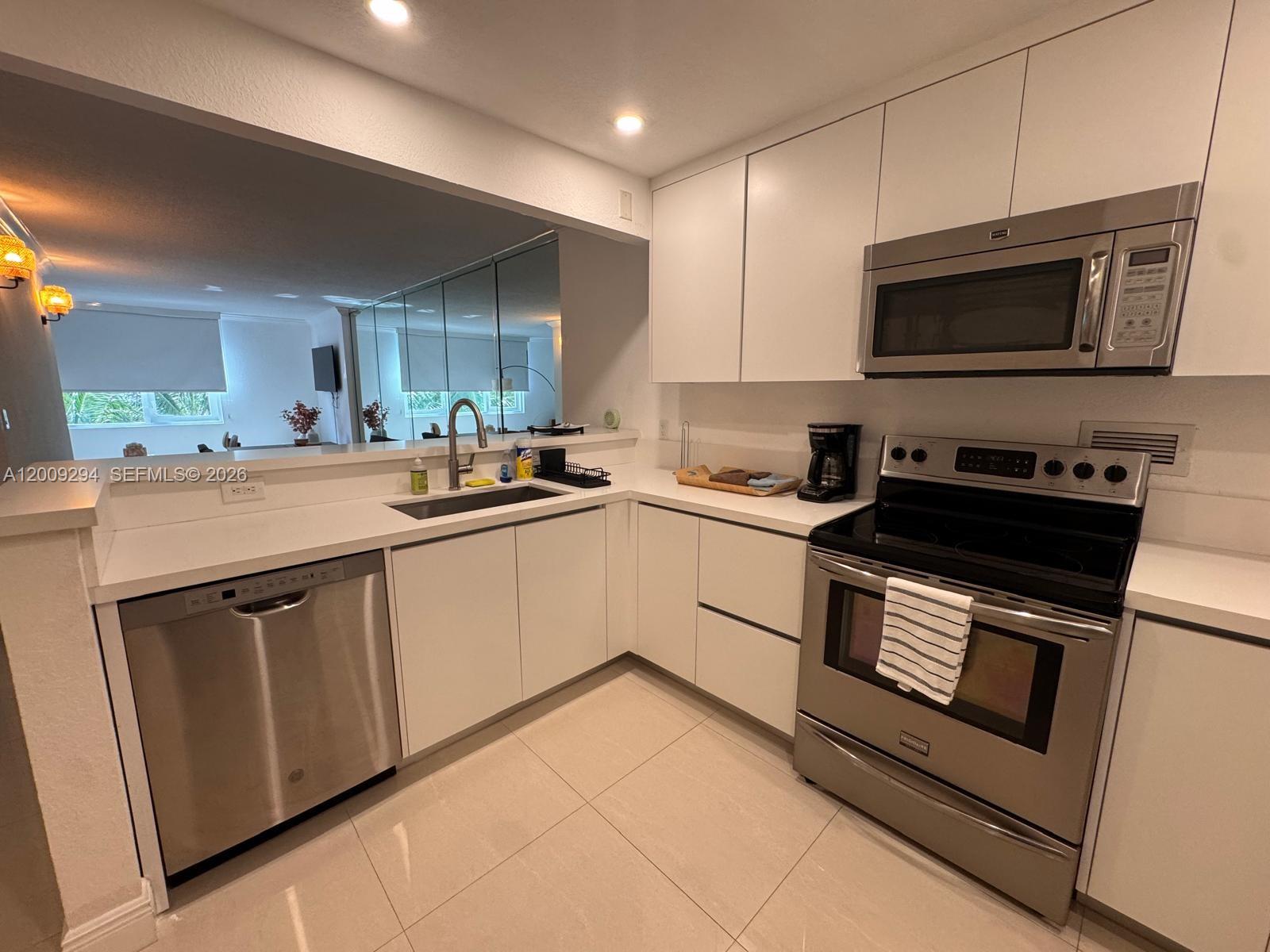 2301 Collins Ave #427 Miami Beach, FL 33139