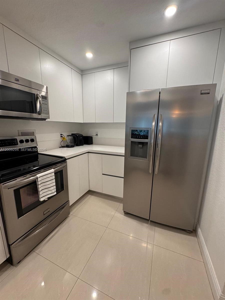 2301 Collins Ave #427 Miami Beach, FL 33139