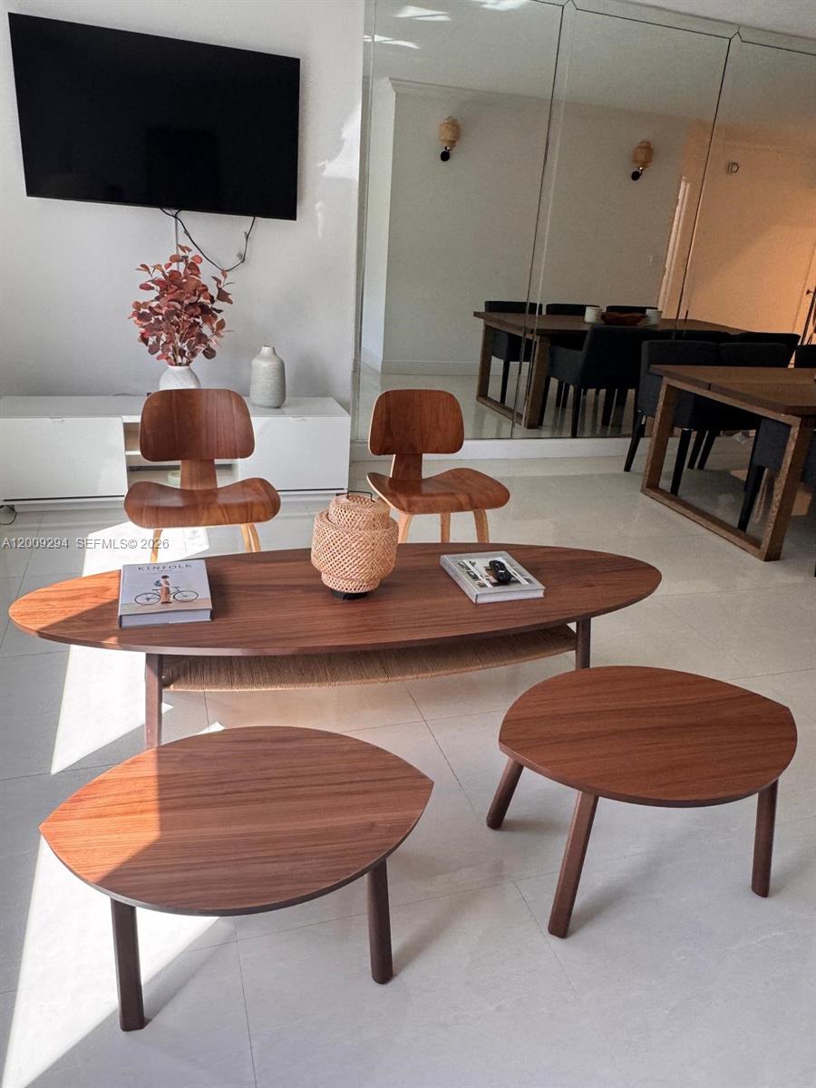 2301 Collins Ave #427 Miami Beach, FL 33139