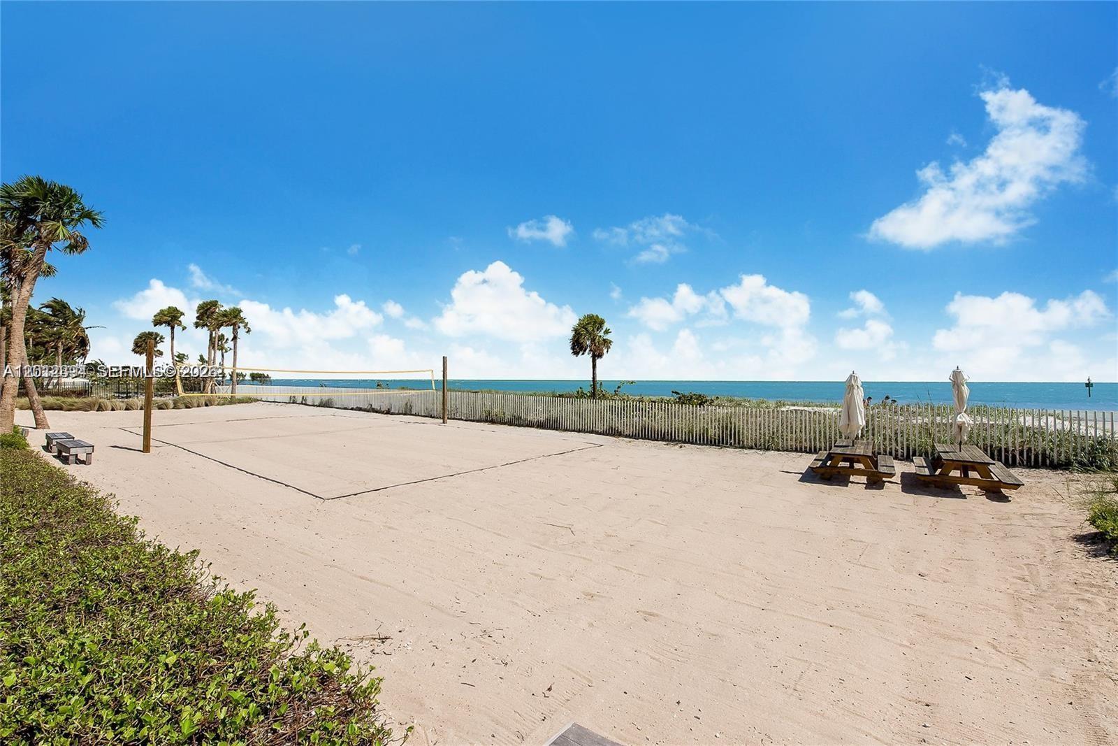 105 Reef Ln Key Biscayne, FL 33149