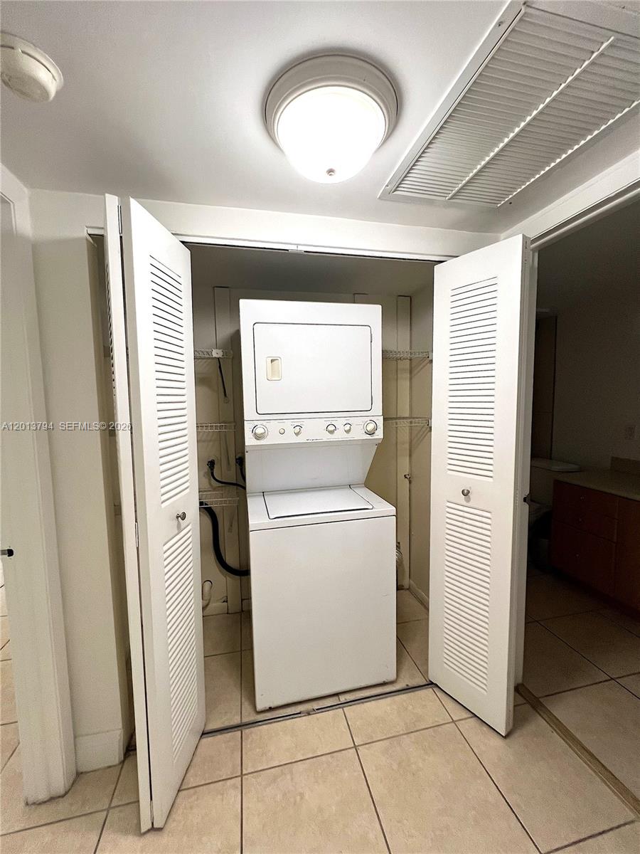 8373 Lake Dr #202 Doral, FL 33166