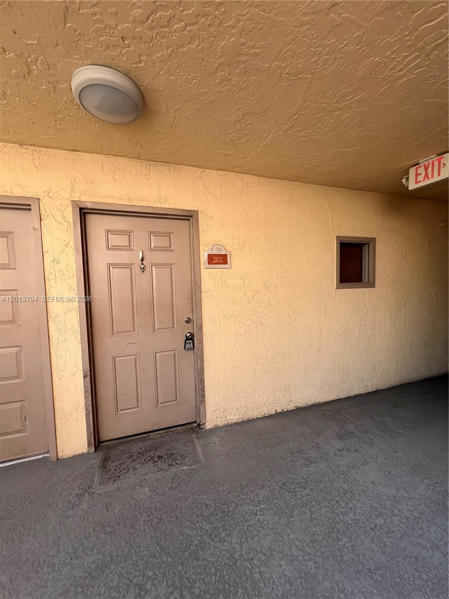 8373 Lake Dr #202 Doral, FL 33166