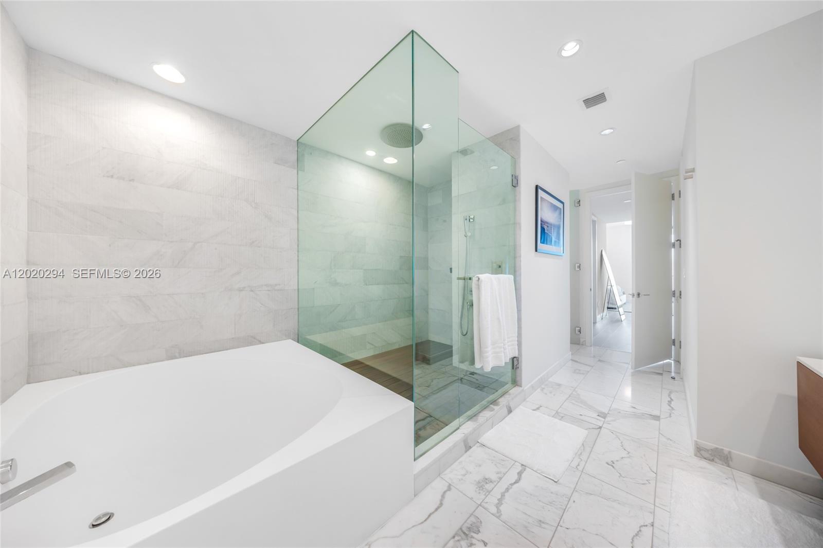 10201 Collins Ave #305 Bal Harbour, FL 33154