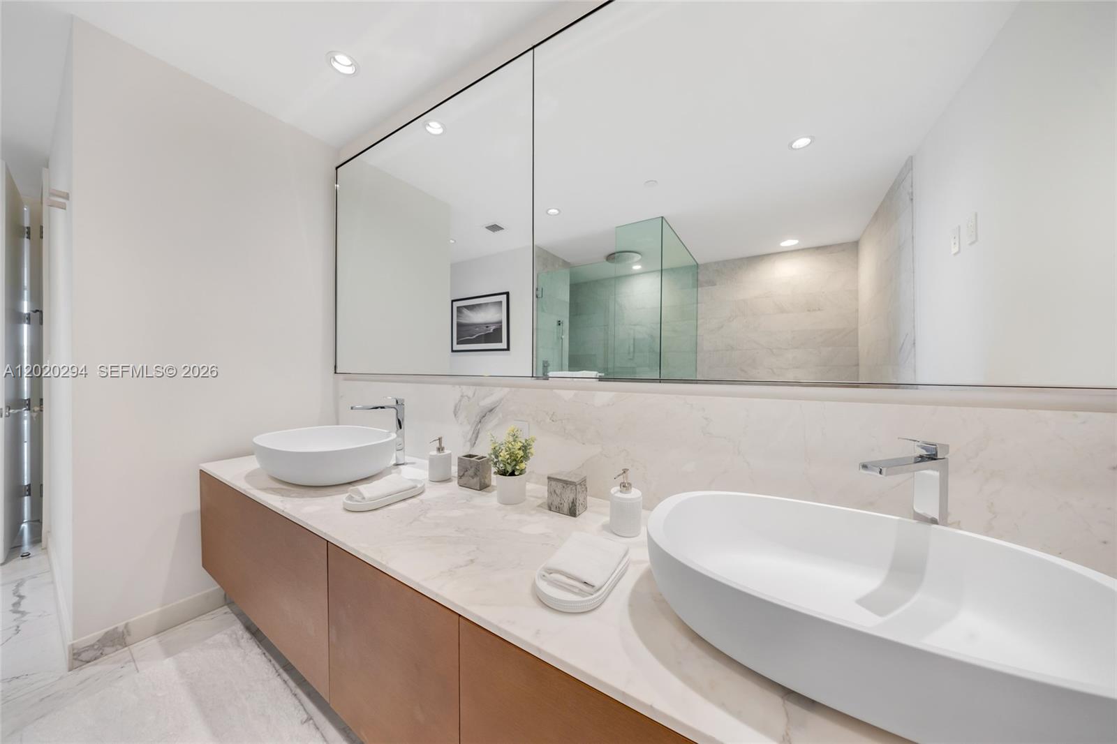 10201 Collins Ave #305 Bal Harbour, FL 33154