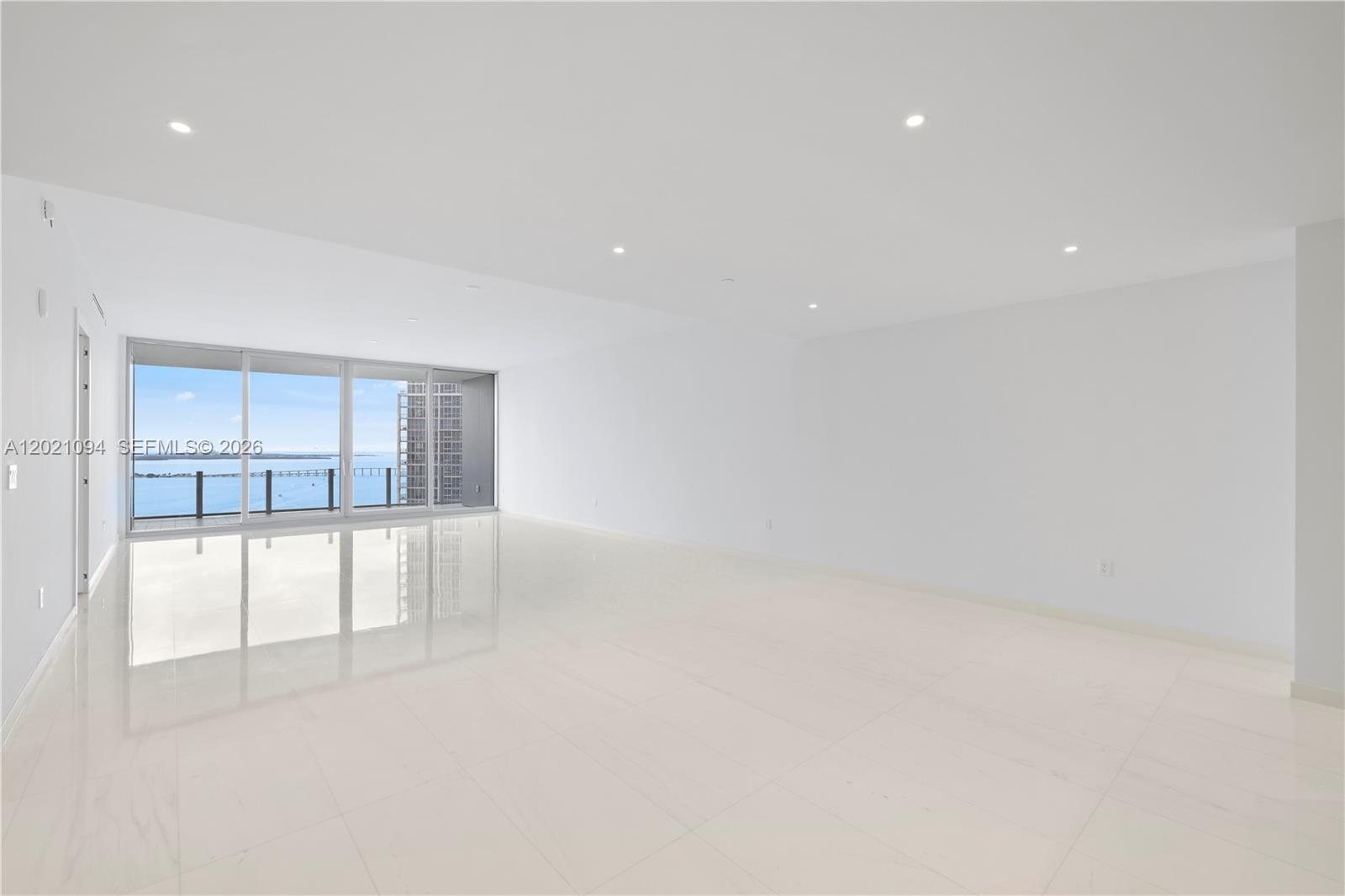 300 Biscayne Blvd Way #3404 Miami, FL 33131