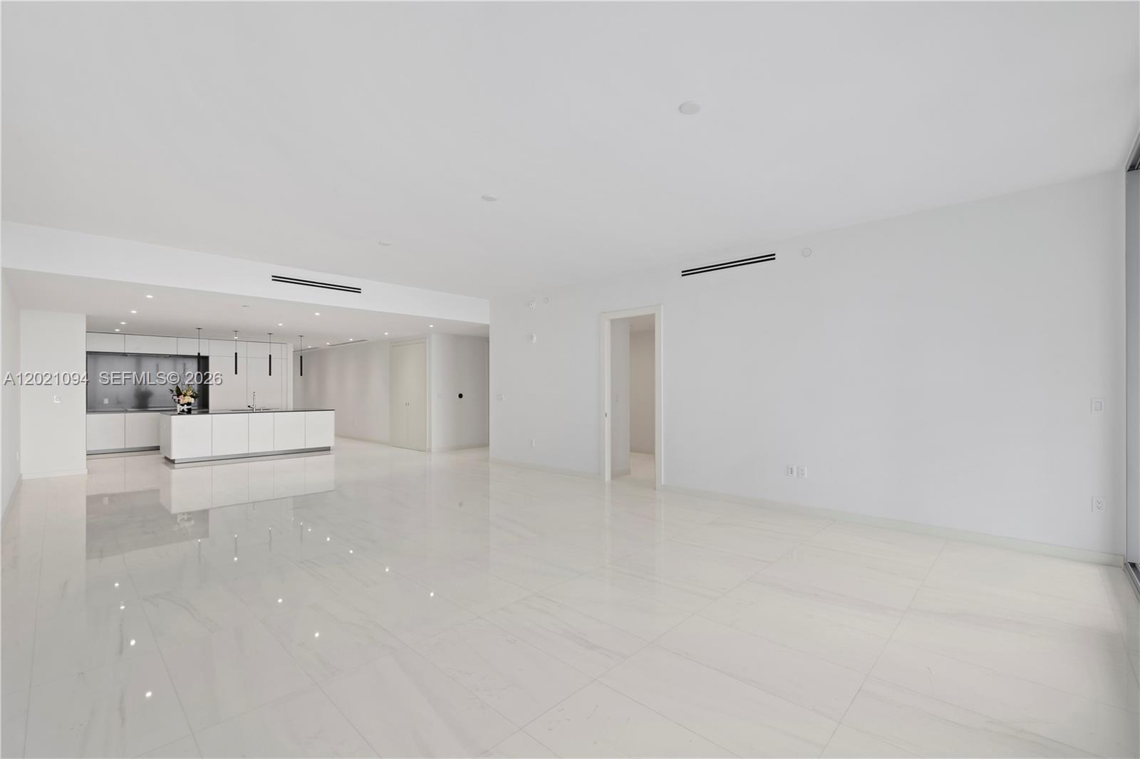 300 Biscayne Blvd Way #3404 Miami, FL 33131