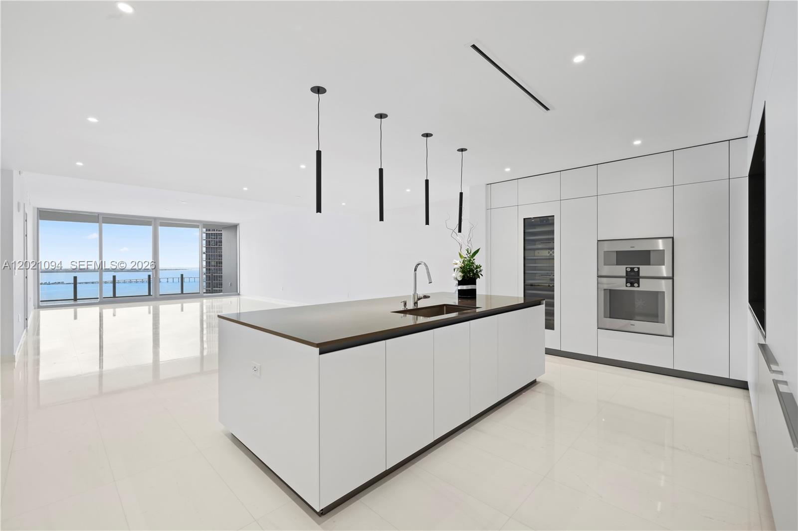 300 Biscayne Blvd Way #3404 Miami, FL 33131