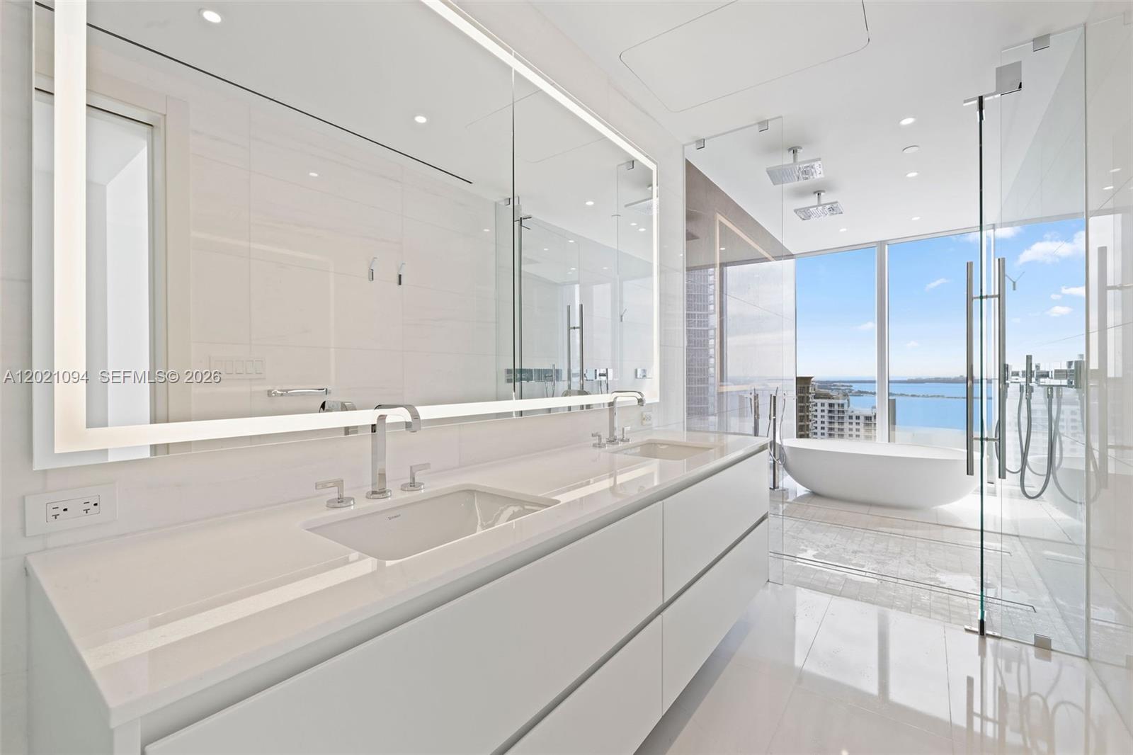 300 Biscayne Blvd Way #3404 Miami, FL 33131