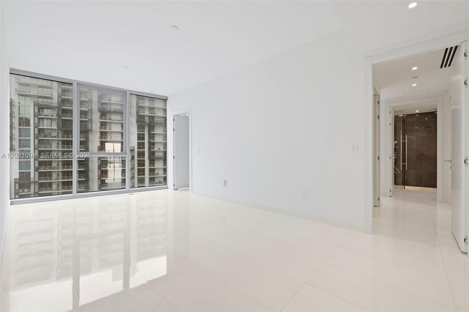 300 Biscayne Blvd Way #3404 Miami, FL 33131