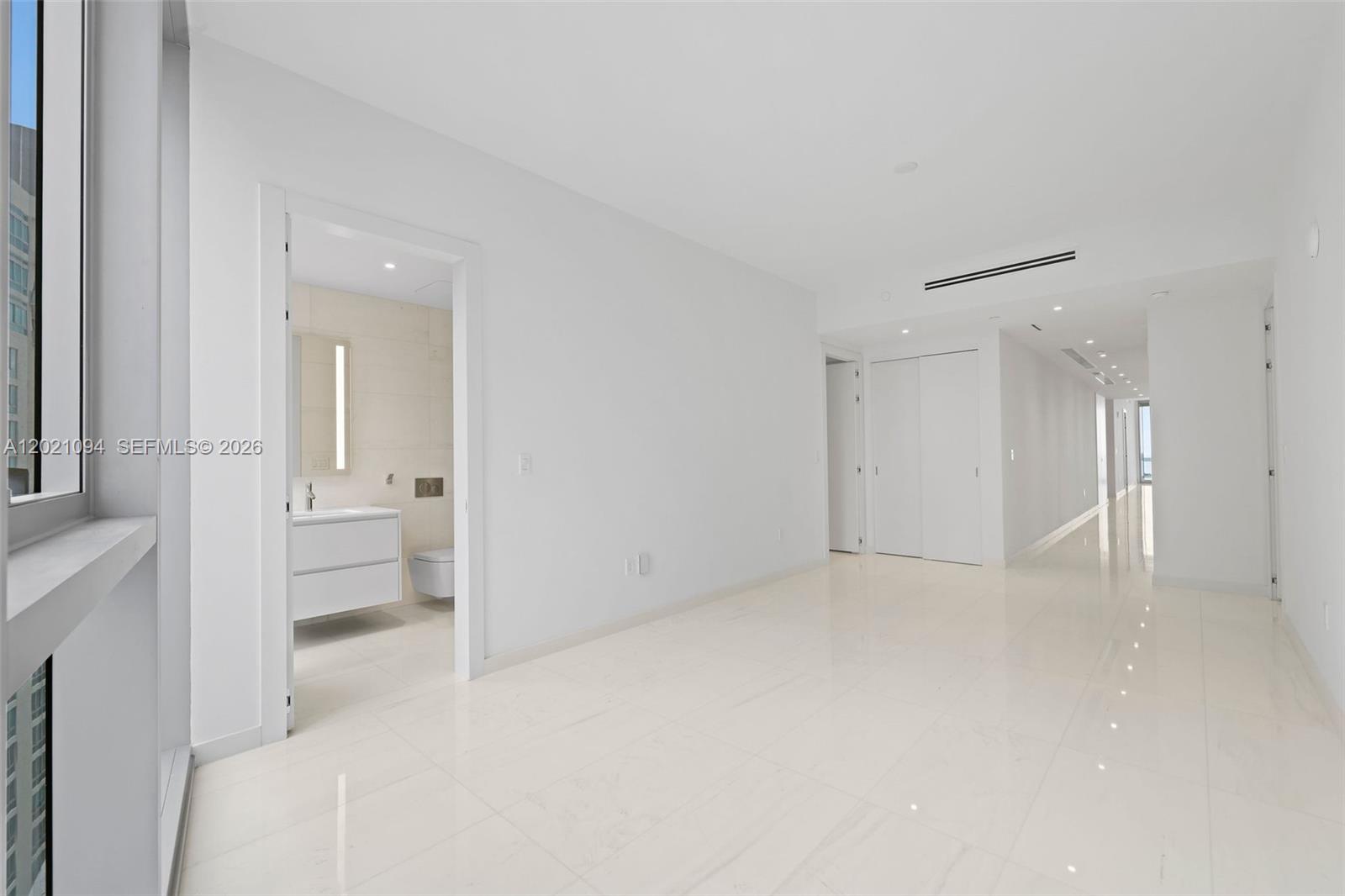300 Biscayne Blvd Way #3404 Miami, FL 33131