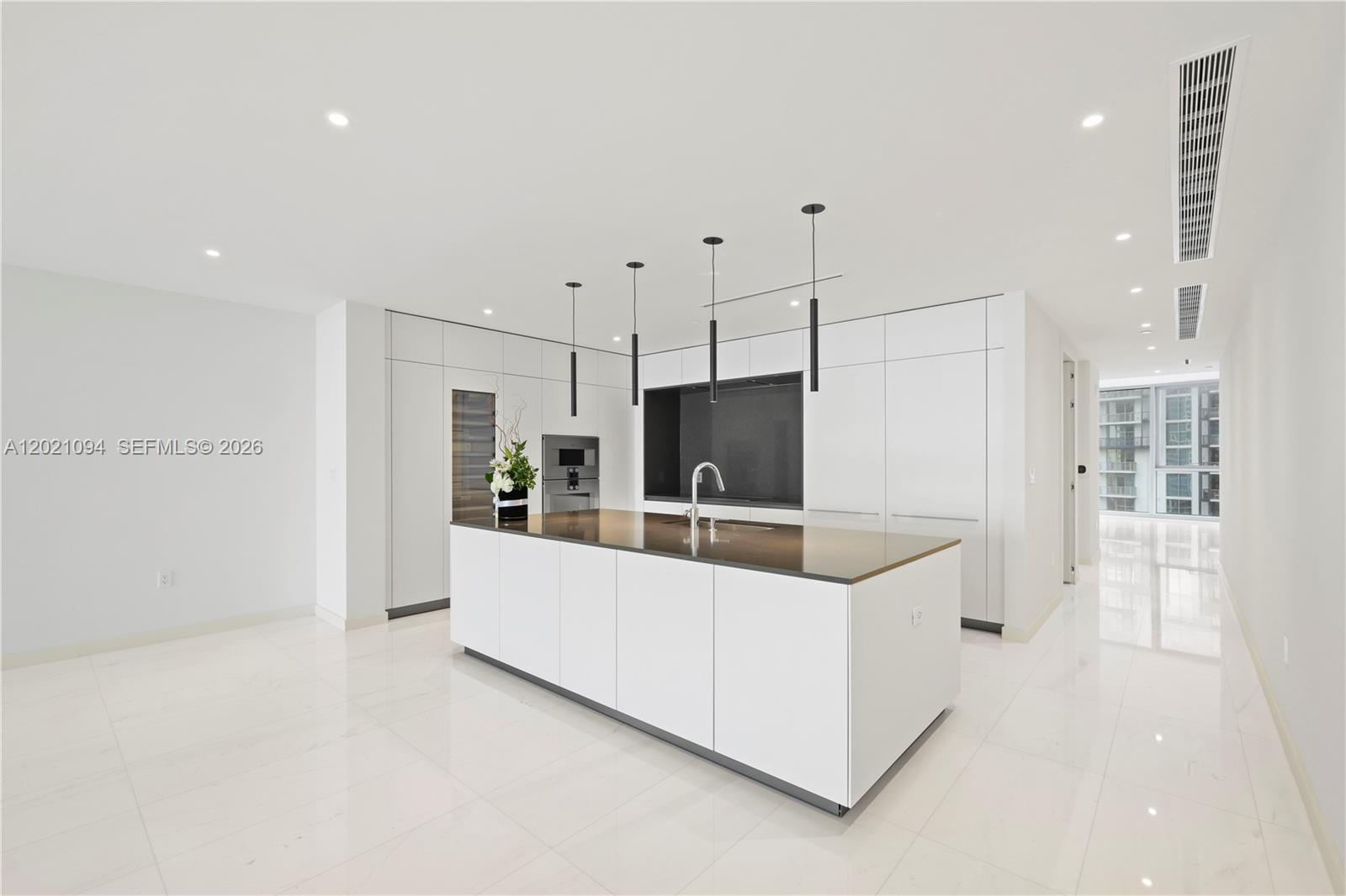 300 Biscayne Blvd Way #3404 Miami, FL 33131