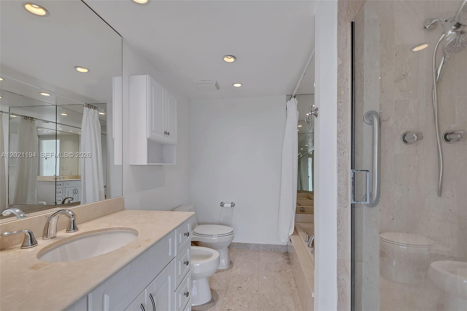 3 Grove Isle Dr #C1606 Coconut Grove, FL 33133