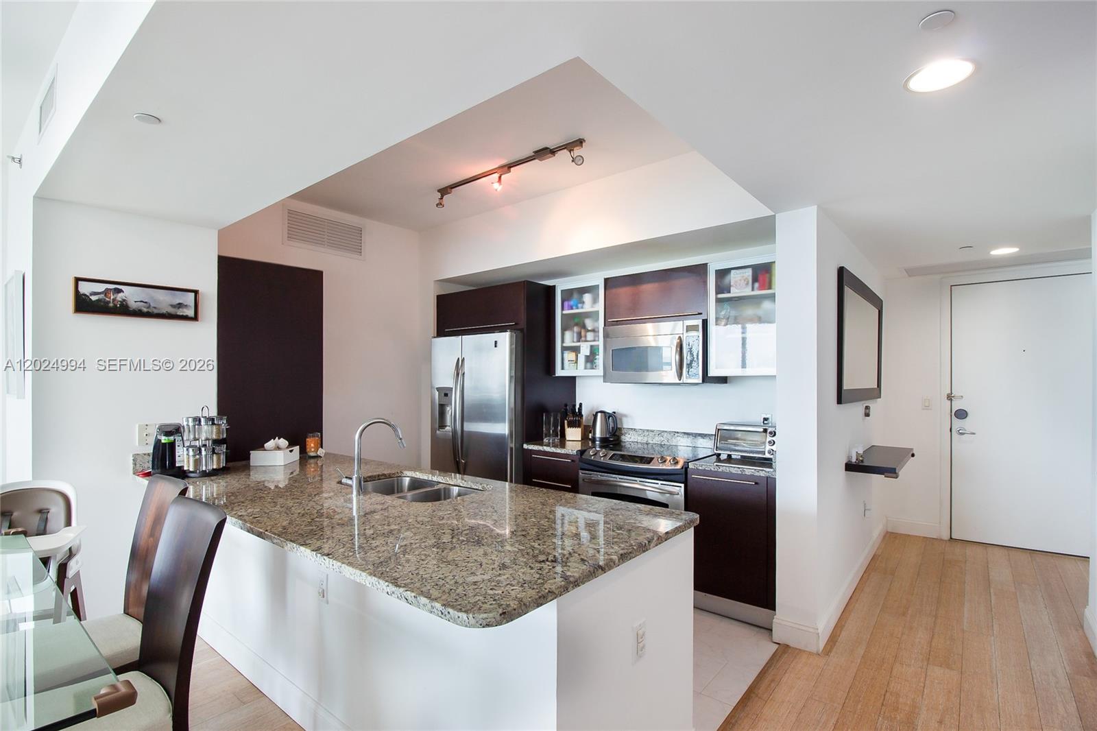 950 Brickell Bay Dr #1911 Miami, FL 33131